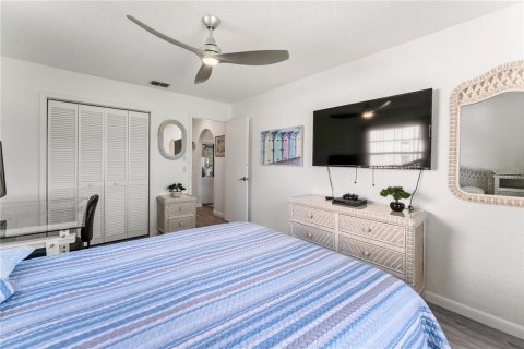 House in Spring Hill, Florida 2 bedrooms, 137.5 sq.m. № 2404986 - photo 17