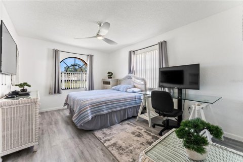 House in Spring Hill, Florida 2 bedrooms, 137.5 sq.m. № 2404986 - photo 16