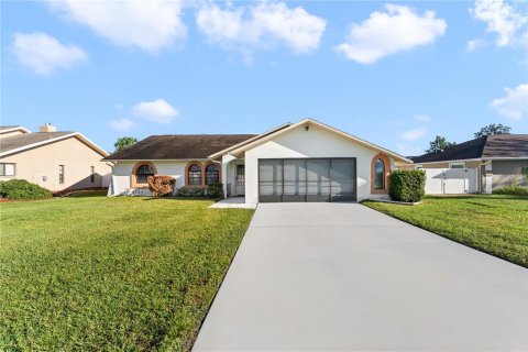 House in Spring Hill, Florida 2 bedrooms, 137.5 sq.m. № 2404986 - photo 26