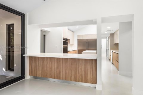 Casa en alquiler en Coral Gables, Florida, 5 dormitorios, 439.89 m2 № 2088558 - foto 5