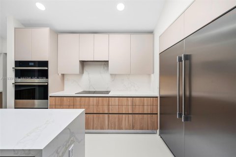 Casa en alquiler en Coral Gables, Florida, 5 dormitorios, 439.89 m2 № 2088558 - foto 9