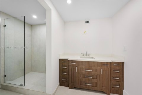 Casa en alquiler en Coral Gables, Florida, 5 dormitorios, 439.89 m2 № 2088558 - foto 29