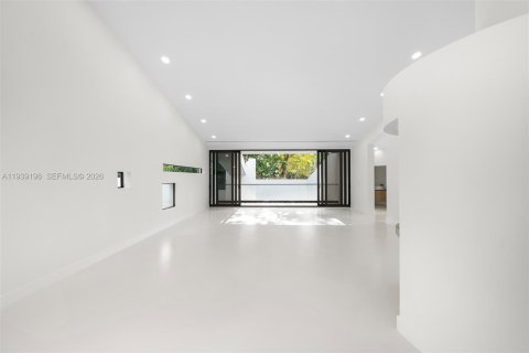 Casa en alquiler en Coral Gables, Florida, 5 dormitorios, 439.89 m2 № 2088558 - foto 12