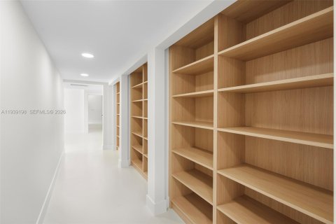 Casa en alquiler en Coral Gables, Florida, 5 dormitorios, 439.89 m2 № 2088558 - foto 23