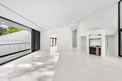 Casa en alquiler en Coral Gables, Florida, 5 dormitorios, 439.89 m2 № 2088558 - foto 14