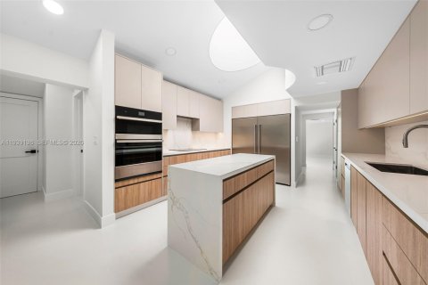 Casa en alquiler en Coral Gables, Florida, 5 dormitorios, 439.89 m2 № 2088558 - foto 3