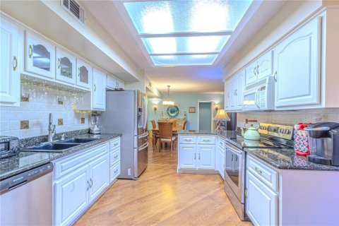 Townhouse in Ormond Beach, Florida 3 bedrooms, 182.27 sq.m. № 2157345 - photo 9