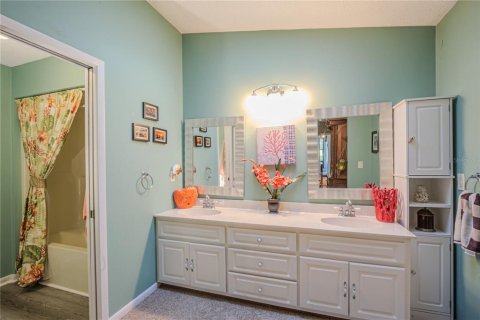 Townhouse in Ormond Beach, Florida 3 bedrooms, 182.27 sq.m. № 2157345 - photo 20