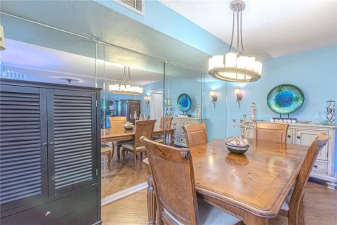 Townhouse in Ormond Beach, Florida 3 bedrooms, 182.27 sq.m. № 2157345 - photo 8