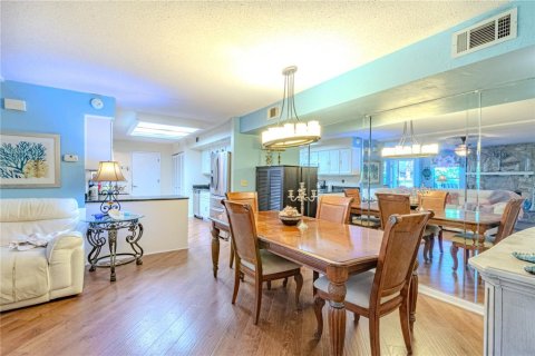 Townhouse in Ormond Beach, Florida 3 bedrooms, 182.27 sq.m. № 2157345 - photo 7