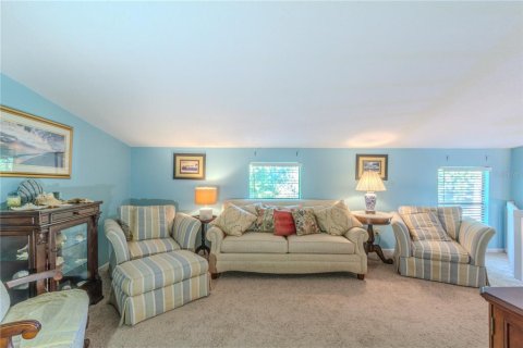 Townhouse in Ormond Beach, Florida 3 bedrooms, 182.27 sq.m. № 2157345 - photo 17