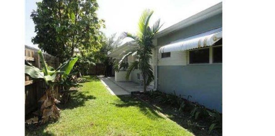 Casa en Hallandale Beach, Florida 2 dormitorios, 78.97 m2 № 1182044