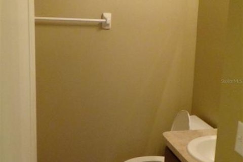 Снять в аренду таунхаус в Уинтер-Гарден, Флорида 3 спальни, 157.84м2, № 1657438 - фото 10