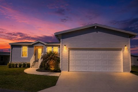 Apartment in Zephyrhills, Florida 3 bedrooms, 133.78 sq.m. № 2348276