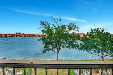 Condo in Pembroke Pines, Florida, 2 bedrooms  № 1712401 - photo 6