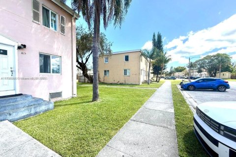 Condo in Miami, Florida, 2 bedrooms  № 1823710 - photo 2