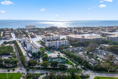 Condominio en Delray Beach, Florida, 2 dormitorios  № 2245709