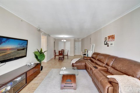Condominio en venta en Hollywood, Florida, 1 dormitorio, 82.03 m2 № 1731617 - foto 4
