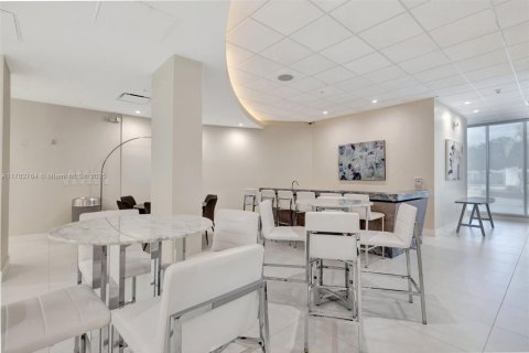 Condominio en venta en Hollywood, Florida, 1 dormitorio, 82.03 m2 № 1731617 - foto 30