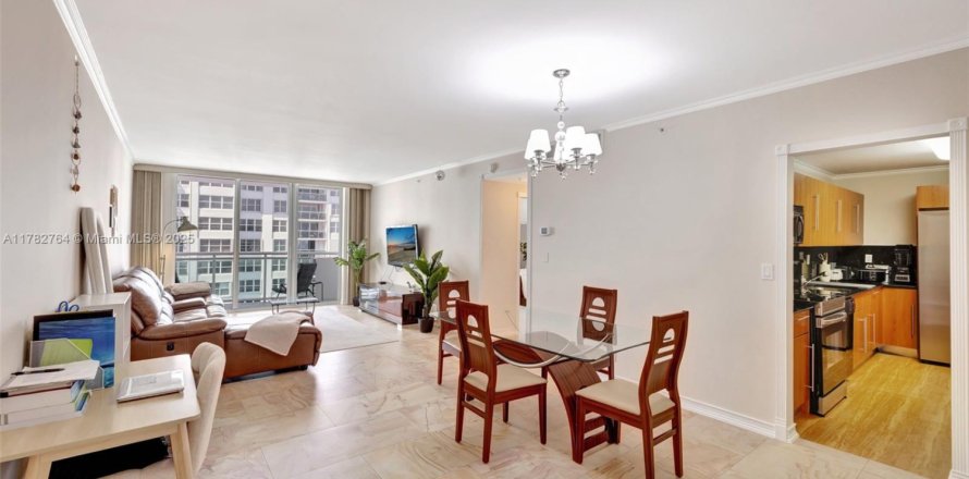 Condo in Hollywood, Florida, 1 bedroom № 1731617