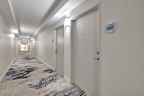 Condominio en venta en Hollywood, Florida, 1 dormitorio, 82.03 m2 № 1731617 - foto 27