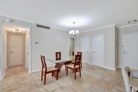Condominio en venta en Hollywood, Florida, 1 dormitorio, 82.03 m2 № 1731617 - foto 12