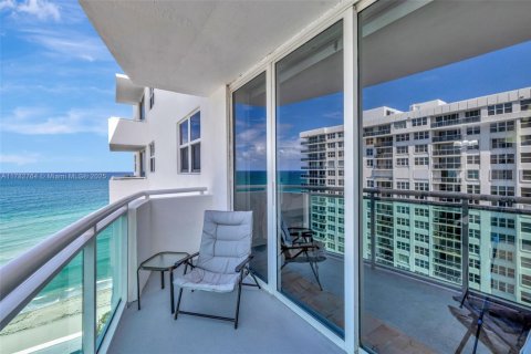 Condominio en venta en Hollywood, Florida, 1 dormitorio, 82.03 m2 № 1731617 - foto 20