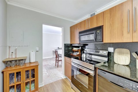 Condominio en venta en Hollywood, Florida, 1 dormitorio, 82.03 m2 № 1731617 - foto 17