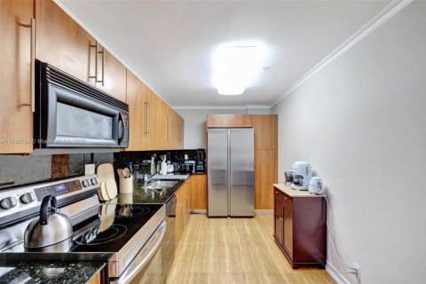 Condominio en venta en Hollywood, Florida, 1 dormitorio, 82.03 m2 № 1731617 - foto 13