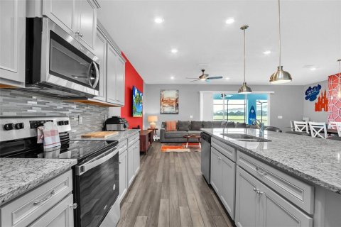 House in Davenport, Florida 10 bedrooms, 408.68 sq.m. № 1759447 - photo 8