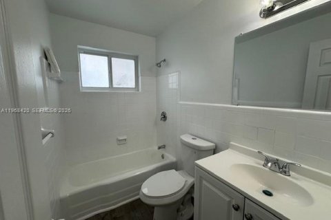 Immobilier commercial à vendre à Fort Lauderdale, Floride: 248.33 m2 № 2031981 - photo 9