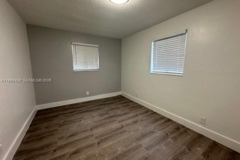 Immobilier commercial à vendre à Fort Lauderdale, Floride: 248.33 m2 № 2031981 - photo 7