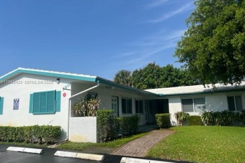 Commercial property in Fort Lauderdale, Florida 248.33 sq.m. № 2031981