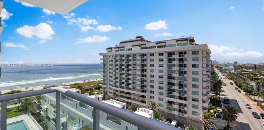 Condo in Surfside, Florida, 1 bedroom  № 1774365