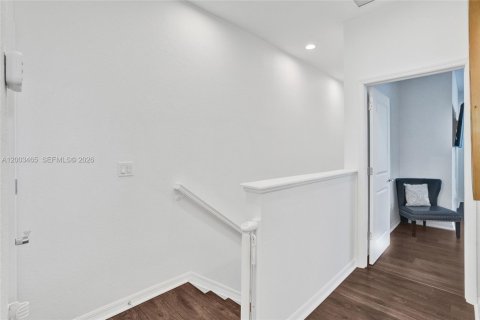 Townhouse in Hollywood, Florida 3 bedrooms, 145.02 sq.m. № 2068099 - photo 23