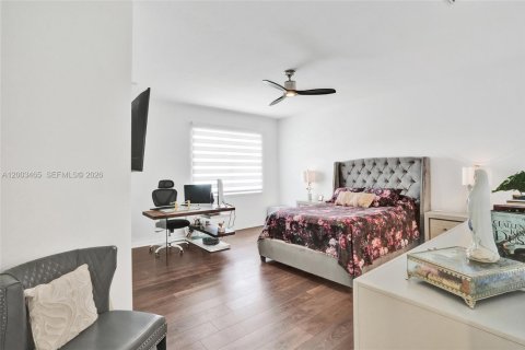 Townhouse in Hollywood, Florida 3 bedrooms, 145.02 sq.m. № 2068099 - photo 24