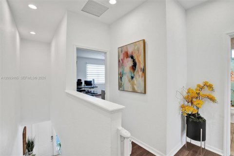 Townhouse in Hollywood, Florida 3 bedrooms, 145.02 sq.m. № 2068099 - photo 22