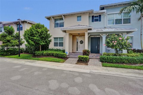 Townhouse in Hollywood, Florida 3 bedrooms, 145.02 sq.m. № 2068099 - photo 3