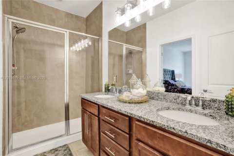 Townhouse in Hollywood, Florida 3 bedrooms, 145.02 sq.m. № 2068099 - photo 28