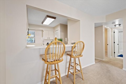 Condo in New Port Richey, Florida, 2 bedrooms  № 2379207 - photo 5