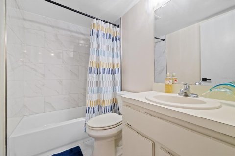 Condo in New Port Richey, Florida, 2 bedrooms  № 2379207 - photo 25