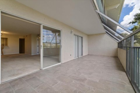 Condo in New Port Richey, Florida, 2 bedrooms  № 2379207 - photo 29