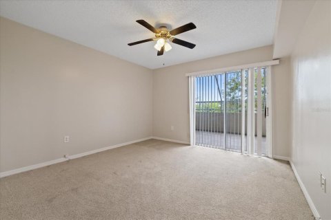 Condo in New Port Richey, Florida, 2 bedrooms  № 2379207 - photo 14