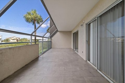 Condo in New Port Richey, Florida, 2 bedrooms  № 2379207 - photo 6