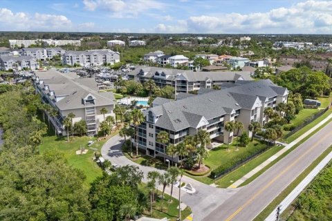 Condo in New Port Richey, Florida, 2 bedrooms № 2379207
