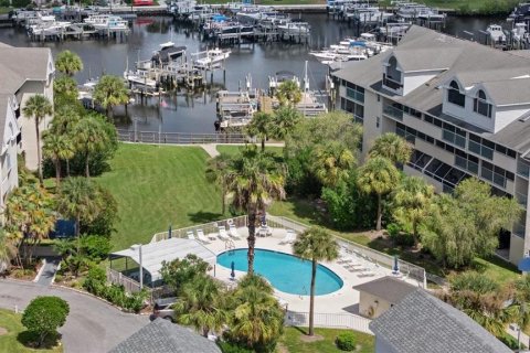 Condo in New Port Richey, Florida, 2 bedrooms  № 2379207 - photo 2