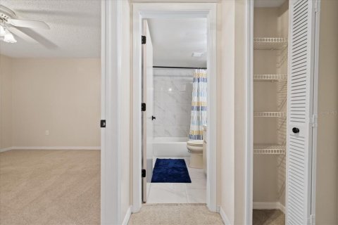 Condo in New Port Richey, Florida, 2 bedrooms  № 2379207 - photo 24
