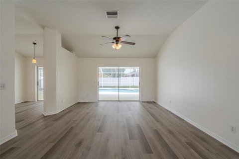 House in Valrico, Florida 4 bedrooms, 183.76 sq.m. № 1918077 - photo 11