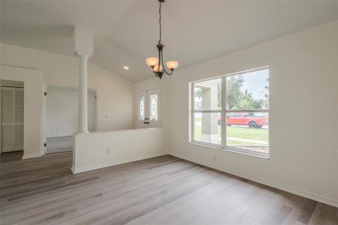 House in Valrico, Florida 4 bedrooms, 183.76 sq.m. № 1918077 - photo 15