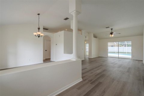 House in Valrico, Florida 4 bedrooms, 183.76 sq.m. № 1918077 - photo 9